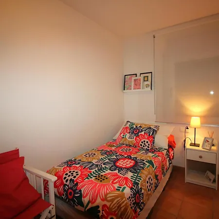 Acogedor Con Gran Patio-jardin, A 300m De La Playa De La Farella, Llanca. - Es-228-190