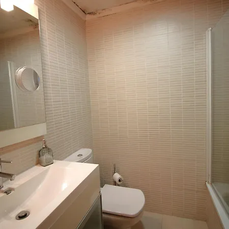 Apartment Acogedor Con Gran Patio-jardin, A 300m De La Playa De La Farella, Llanca. - Es-228-190