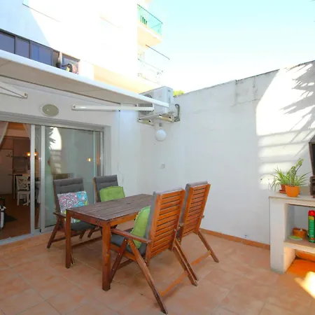 Apartment Acogedor Con Gran Patio-jardin, A 300m De La Playa De La Farella, Llanca. - Es-228-190