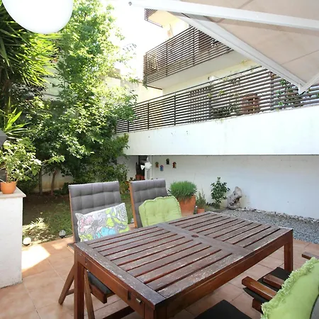 Acogedor Con Gran Patio-jardin, A 300m De La Playa De La Farella, Llanca. - Es-228-190